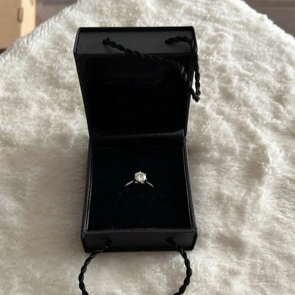 Forever Brilliant One Carat Moissanite Ring By Charles & Colvard. Never Worn.